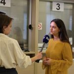 Camilla Alcini intervistata dalla RAI durante la presentazione dell'e-book Universitari Oltremanica al Consolato Generale d’Italia a Londra.