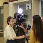 Camilla Alcini intervistata dalla RAI durante la presentazione dell'e-book Universitari Oltremanica al Consolato Generale d’Italia a Londra.