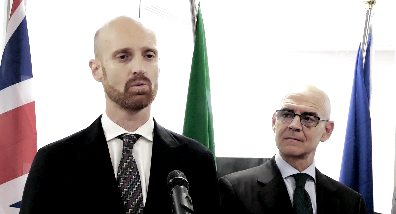 Consolato di Manchester console corradini Cerimonia di inaugurazione al Consolato di Manchester, l'Ambasciatore d'Italia a Londra Raffaele Trombetta e il nuovo Console d'Italia a Manchester Matteo Corradini (ph. LN24).