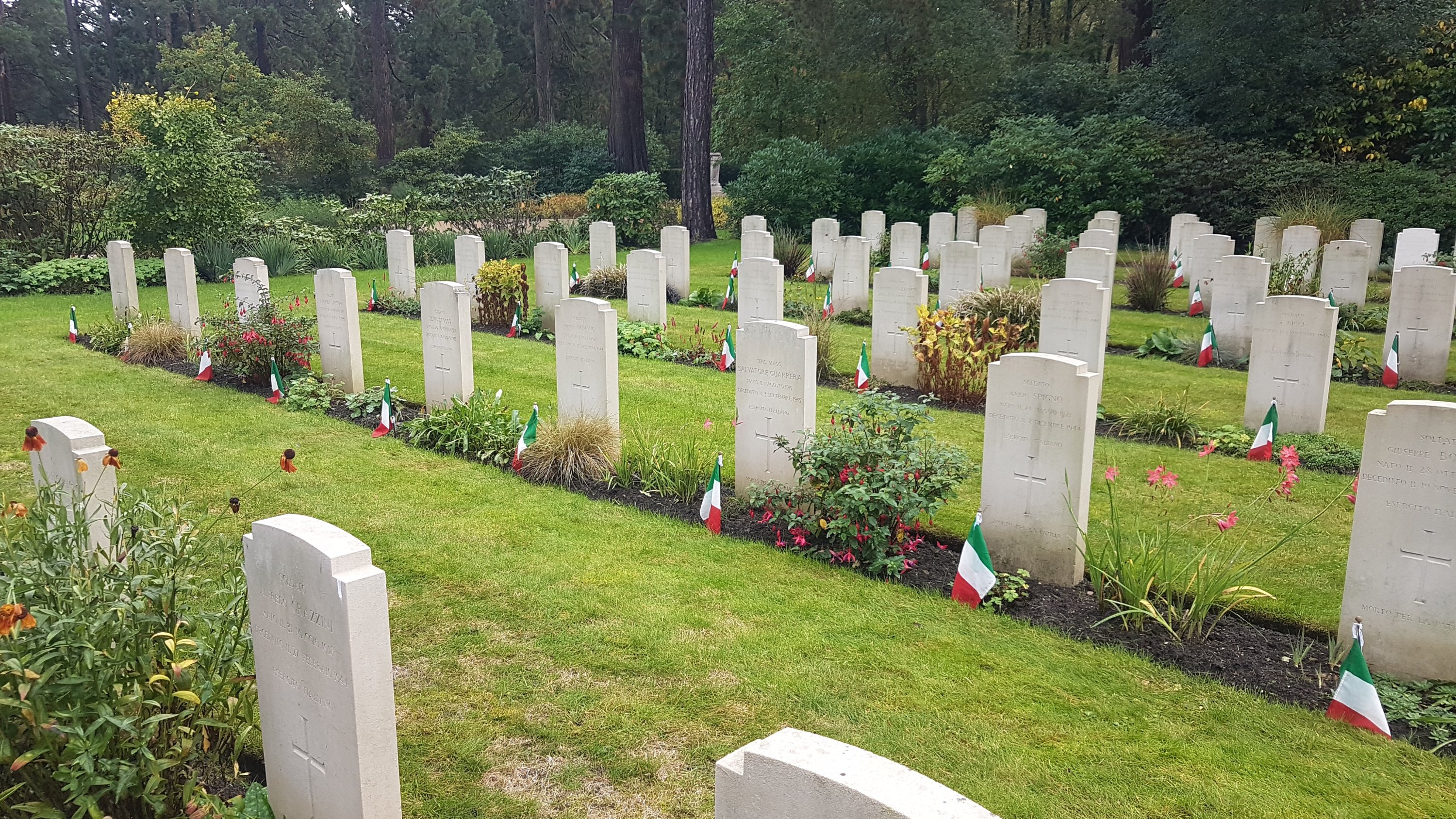 Onori ai caduti sezione italiana cemetery Brookwood