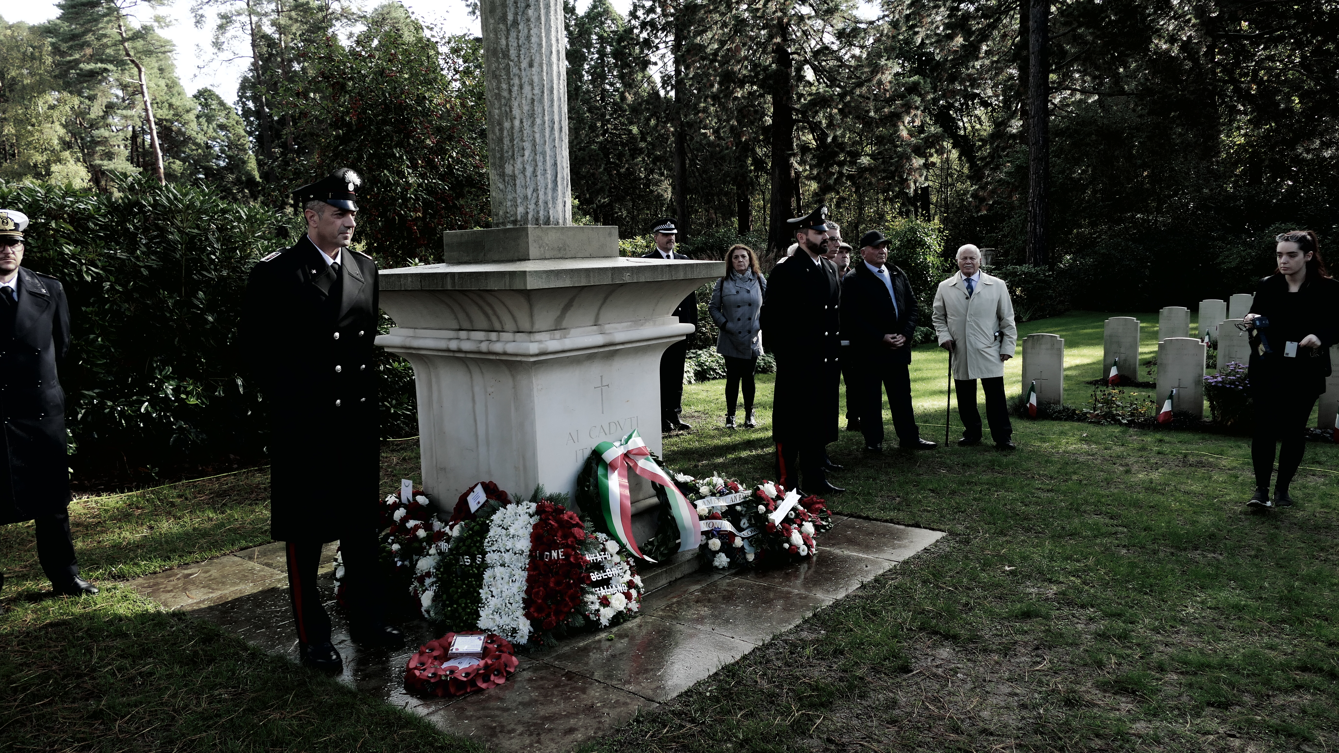 Onori ai caduti monumento cimitero Brookwood