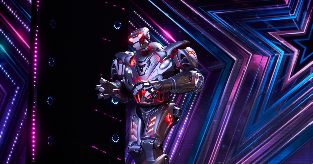 Titan the Robot": Titan the Robot, star del programma "Britain's Got Talent", presente allo stand di Media Engineering alla fiera londinese "Learning Technologies.